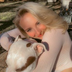 Meet your Posher, Chloe